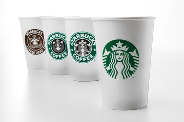 El logo de Starbucks tiene distintas teorías sobre el origen de la sirena de dos colas, pero sin duda todas están relacionadas al mar.