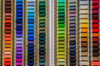A la hora de pintar un negocio solemos elegir uno de nuestro agrado, pero es importante saber qué colores usar en los punto de venta para sacarle provecho.