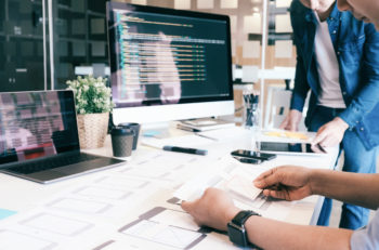 Aunque suele considerarse como una sola especialización, el diseño de UI, UX y IXD tienen características particulares que no deben confundirse.
